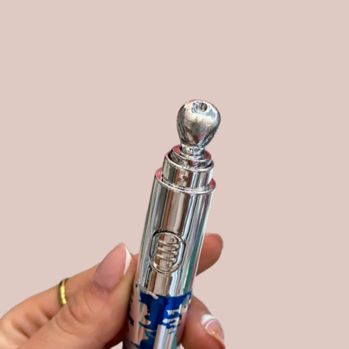 CONTORNO DE OJOS CON MASAJEADOR